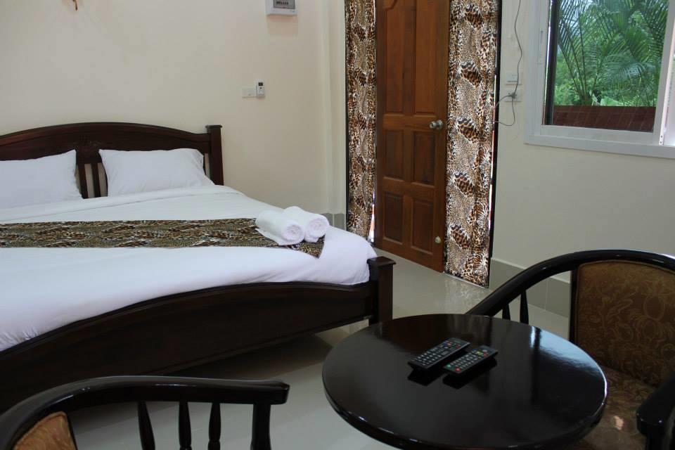 Hotel Baan Mek Lom à Khao Lak Extérieur photo