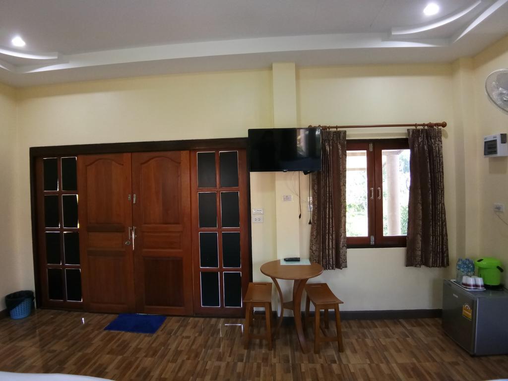 Hotel Baan Mek Lom à Khao Lak Extérieur photo